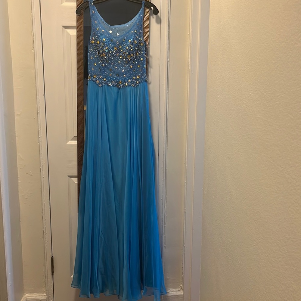 Dave &Johnny Gown